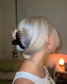 Blonde And Periwinkle Hair, Blonde With Color Highlights, Blonde And Blue Hair, Cassie Howard, Cute Hair Colors