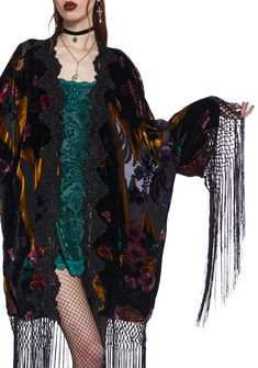 Widow Goth Floral Velvet Lace Fringed Hem Kimono - Multi – Dolls Kill Romantic Witchy Outfits, Woodland Goth Fashion, Gothic Bohemian Fashion, Dark Autumn Clothes, Goth Apron, Hippie Goth Fashion, Dreamboard Ideas, Witchy Outfits Casual