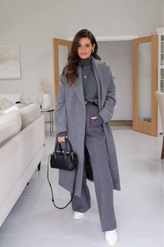 Belted Coat Outfit, Grey Coat Outfit Winter, Wool Coat Outfit, Coat Outfit Casual, Belted Wool Coat, Grey Winter Coat, Winter Coat Outfits, Color Outfits