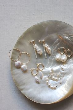 Jewelry Photography, Pearl Shell, Dainty Jewelry, Pretty Jewellery, Ear Jewelry, Cute Jewelry, Pearl Jewelry