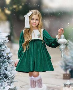 Petite Maison Kids. Made in Turkey. Classic style rich green velour dress with damask print. Oversized white poplin cotton collar with pine cone embroidery. Large organza bow in the back. Soft cotton lining. Pine Cone Embroidery, Organza Bow, Velour Dress, Girls Christmas Dresses, Damask Print, Rich Green, Pine Cone, Petite Dresses, Signature Design