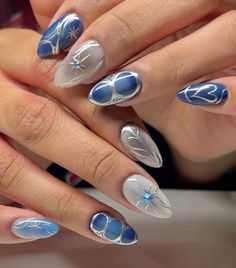 #bluenails #nailart #cyberpunk #chromenailart #springnaildesigns #whitenail #almondshapenails Cyberpunk Nails, Nyc Nails, Country Nails, Chrome Nail Art, Chrome Nails Designs, Casual Nails, Nails Desing, Dream Nails, Funky Nails