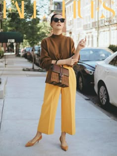 Yellow Trousers Outfit Winter, Yellow Pants Office Outfit, Mocha Mouse Outfit, How To Style Yellow Pants, Yellow Mustard Outfit, Mustard Colour Combination, Mustard Outfit, Mocha Mouse