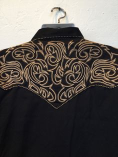 Black Embroidered Western Top, Embroidered Fitted Shirt For Rodeo, Fitted Embroidered Shirt For Rodeo, Black Western-style Shirt For Western-themed Events, Western Black Shirt For Ranch, Western Style Black Shirt For Ranch, Black Fitted Tops For Western-themed Events, Western Embroidered Shirt For Rodeo, Embroidered Western Shirt