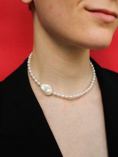 ON ME: - Total strand length is 16" All sizes: 16 inch - 41 cm 18 inch - 46 cm Introducing our Freshwater Pearl Choker with big bead pearl necklace, a truly unique necklace that exudes elegance and sophistication. Crafted with lustrous freshwater pearls, this pearl necklace doubles as a pearl choker, making it a versatile addition to any jewelry collection. Perfect as a mother in law gift, this piece is a delicate necklace that also serves as a statement necklace for any occasion. Whether you're Classic Pearl White Pearl Choker, Pearl Drop Beaded Pearl Choker Necklace, Pearl Pendant Beaded Choker, Single Strand Pearl Choker With Round Beads, Pearl Single Strand Choker With Round Beads, Pearl White Beaded Choker With Pearl Pendant, Pearl Drop Beaded Choker Necklace, White Single Strand Pearl Choker, White Pearl Single Strand Choker