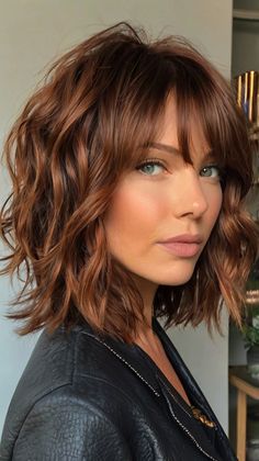 Flattering Dark Copper Wavy Lob for Heart Faces ❤️ Dark Copper Red Curly Hair, Copper Undertones Hair, Hair For Heart Face Shape, Dark Copper Bob, Dark Ombre Short Hair, Bob Wavy Hairstyles, Medium Warm Brown Hair Color, Red Brown Short Hair, Short Hair Copper