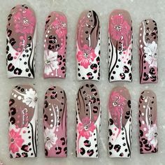 2000s Curved Nails, Xl Junk Nails, 2000s Christmas Nails, Square Y2k Nails, Every Nail Different Design, Pink And Leopard Nails, Colorful Cheetah Print Nails, Y2k Summer Nails, Leopard Acrylic Nails