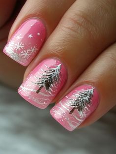 Festive Christmas Nail Colors Ideas for the Holiday Season Rose Gold Christmas Nails, Christmas Nail Color, Cozy Cabin Christmas, Nail Colors Ideas, Christmas Nail Colors, Holiday Manicure, Christmas Manicure, Festive Nail Art, Rose Gold Christmas