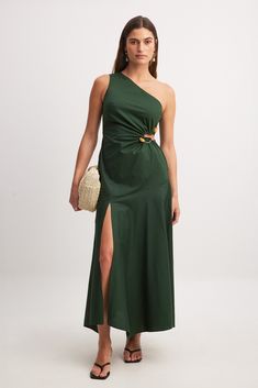 Midi Dress Green, Summer Club, Look Festival, Aesthetic Outfit Ideas, Outfit Inspo Casual, Metal Detail, Outfit Inspiration Fall, Pull Sweat, Green Midi Dress