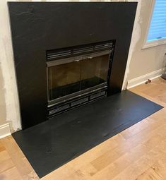 VALONGO BLACK™ natural cleft slate fireplace surround and hearth Fireplace Flat Hearth, Granite Hearth, Small Bathroom Layout, Fireplace Remodel, Fireplace Surround