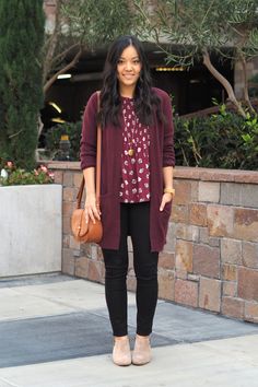 Booties Work Outfit, Maroon Cardigan Outfit, Style Help, Maroon Outfit, Cardigan Jeans, Maroon Cardigan, Burgundy Cardigan, Spring Cardigans, Booties Outfit