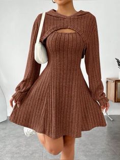 Cafe Clothes Style, Brown Fitted Dress Outfit, Cute Fall Clothes For Women, Brown Crop Sweater Outfit, Classy Casual Dresses For Women, Woman Dresses Casual, Coffee Brown Dress, Short Tight Dress Outfit, Sweater Tops Outfit