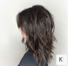 Textured Layer Haircut, Rock Style Haircut, Medium Length Shags, Long Textured Haircut Layered Cuts, Medium Layers With Bangs, Medium Length Choppy Haircuts, Modern Emo Hair, Medium Length Haircut Edgy, Messy Medium Hair