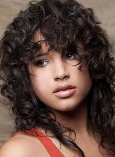 15Curly Medium Shag Haircut Short Natural Curly Hair, Medium Shag Haircuts, Long Shag Haircut, Oval Face Hairstyles, Shag Haircut