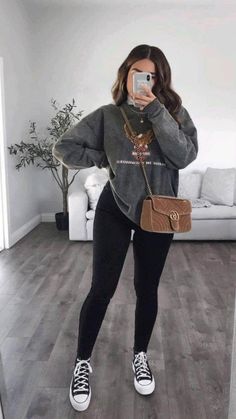 Outfits Mit Leggings, Brown Outfits, Trendy Spring Outfits, Casual College Outfits, Winter Fashion Outfits Casual, Causal Outfits, Elegante Casual, Brown Bag, Outfit Trends