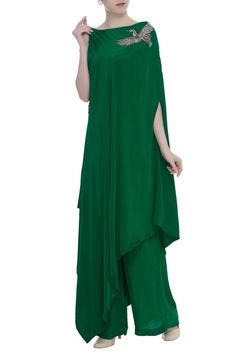 Kurta With Palazzo, Women Kurta, Kurti Designs Party Wear, Green Bird, Muslimah Fashion Outfits, Dress Indian Style, Indian Designer Outfits, Designs For Dresses, Stylish Dress Designs