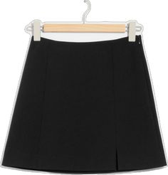 Modern Lined Mini Skirt, Modern Short Length Lined Mini Skirt, Fitted Short Length Skort With Side Zipper, Fitted Skort With Side Zipper, Fitted Skort With Side Zipper In Short Length, Mini Skirt With Side Zipper For Workwear, Fitted Mini Skort With Side Zipper, Workwear Mini Skort With Side Zipper, Workwear Mini Skirt With Side Zipper