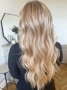 Creamy Natural Blonde, Fully Blonde Hair, Light Warm Blonde Hair, Long Curly Blonde Hair, Blonde Hair Goals, Perfect Blonde Hair, Hair Color Pictures