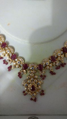 Cooking Sweets, Stone Jewellery Designs, Stone Jewellery, Ruby Necklace, Gold Necklace Designs, Jewellery Designs, Gold Jewelry Fashion, Indian Jewellery, Necklace Designs