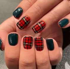 Diy Plaid Nails, Trendy Summer Nails 2023, Christmas Nails Designs, Plaid Nail Designs, Plaid Nail Art, Trendy Summer Nails, Christmas Nail Colors, Summer Nails 2023, Plaid Nails