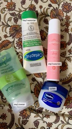 #night #careeradvice Make Up Routine Steps Simple, Simple Skincare Routine For Beginners, Cetaphil Skincare Routine, Aqualogica Sunscreen, Moisturizer Cetaphil, Best Moisturizer For Face, Simple Face Wash, Vaseline Moisturizer, Simple Moisturizer