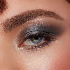 Enjoy this bite-sized palette, featuring cool deep blues and wearable nudes in matte, metallic, and shimmer finishes. These 4 stunning shades are perfect for creating everyday looks at home or on the go!HOW TO USE:Apply a shade of your choice to your lid to create your desired look. To ensure a seamless look, diffuse any harsh color lines using a blending brush in windshield-wiper motions along your crease. DETAILS Shades Included: Refreshing - Pink ivory metallic Granola - Soft brown matte Chil Blue Eye Eyeshadow, Blue And Silver Eyeshadow, Blue And Brown Eyeshadow, Smokey Blue Eyeshadow, Eye Shadow For Blue Eyes, Blue Smokey Eye Makeup, Navy Eyeshadow, Blueberry Parfait, Teal Eyeshadow