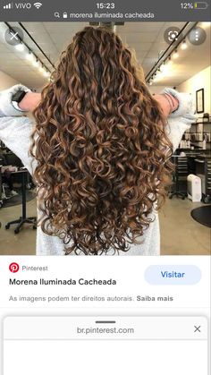 Curly Hair Color Ideas Balayage Caramel, Curly Hair W Highlights, Curly Balayage Hair, Long Layered Curly Hair, Long Curly Haircuts, Dyed Curly Hair, Natural Curly Hair Cuts, Highlights Curly Hair