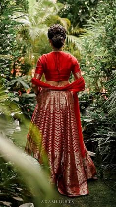 lehenga designs| bridal lehenga red| bridal lehenga| bridal lehenga collection| wedding lehengas bridal| wedding lehenga| banarasi lehenga| banarasi lehenga blouse design|bridal banarasi lehenga| wedding banarasi lehenga lehenga blouse designs Bandhej Bridal Lehenga, Banarasi Red Lehenga, Banarasi Half Saree Lehenga, Lehanga Tops Designs Latest, Banaras Lehenga Designs, Banarasi Blouse Designs Latest, Banarasi Lehenga Bridal