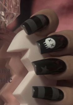 Black And Gray Nail Ideas, Scene Nails Emo, Emo Nail Art, Scene Nails, Paznokcie Hello Kitty, Skull Nails, Goth Clothes, Insta Poses, Sharpie Tattoos