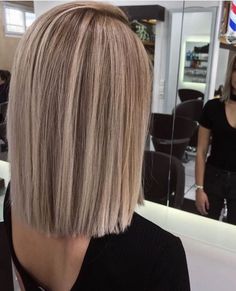 Short blunt cut Medium Length Hair Straight, Medium Long Hair, Short Straight Hair, Shoulder Length Hair Cuts, Trending Haircuts, Bob Haircuts, Long Bob, Shoulder Length Hair, Balayage Hair