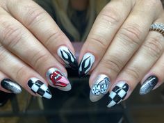 Rock Concert Nails, Rock And Roll Nails, Rock N Roll Nails, Stones Nail Art, Rock N Roll Concert, Rock Nails, Nails Photos, Nails Edgy, Concert Nails