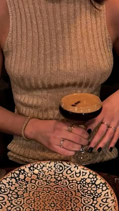 Golden Brunette, Expresso Martini, Charlotte York, Jazz Bar, Fest Outfits, Looks Country, Expensive Taste, Jazz Club, Espresso Martini