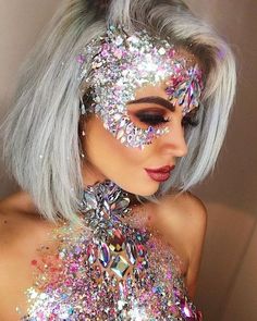 pretty halloween make up ideas 26 Disco Makeup, Make Carnaval, Festival Makeup Rave, How To Make Lipstick, Festival Makeup Glitter, Galaxy Makeup, Full Lace Front Wigs, Grey Blonde