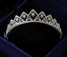 "Handmade Tiaras/Crown Diamond Weight -- 10.15ct Diamonds-- American diamonds Diamond shape -- Round/Princess Diamond quality-- Zircon Metal -- Sterling Silver Silver Purity --92.5% Silver Wt. -- 59.53gm Tiaras Length -- 18inch) Tiaras Finishing white/gold Listing is For One (1) Piece These items are handmade, All are designed and handmade me and team with precision, Perfect craftsmanship and strong interest! We are continuously adding new products in our store. So keep coming back to see more g Tiara Diamond, Crown Handmade, Crown Diamond, Handmade Tiaras, Wedding Tiaras, Flower Tiara, Diamond Tiara, Tiara Crown, Wedding Bridal Jewellery