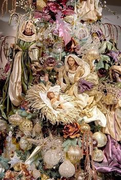 Altar Flower Arrangements, Christmas Decorations Ideas, Gingerbread Christmas Decor, Nativity Christmas, Christmas Decor Inspiration, Religious Christmas