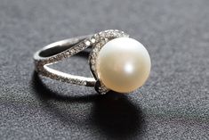 For a long time, pearls were shorthand for a certain kind of elegance. They were all about sophistication, class, and old-world charm. And we’ve all heard the idioms. Diving for pearls. Clutching pearls. Even Disney ... Read more Clean Rings At Home, How To Clean Pearls, Gold Ring Images, Clean Rings, How To Clean Gold, Wearing Pearls, How To Clean Silver