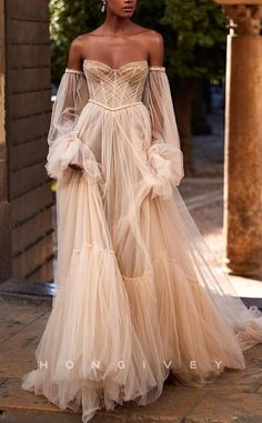 Tan Wedding Dress Champagne, Ethereal Wedding Dress Goddesses, Bridal Dresses Boho, Boho Dress Wedding, Desert Wedding Dress, Wedding Dress Tulle, Ethereal Wedding Dress, Wedding Dress Boho, Off Shoulder Wedding Dress