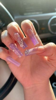 Light Purple Nails Acrylic Design, Purple Nail Almond, Purple Nails Butterflies, Violet Purple Nails, Purple Aesthetic Nails, Nails For Quinceanera, Purple Nails Ideas, Purple Nail Ideas, Sweet 16 Nails