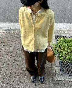 Oversized Sweater Outfit Aesthetic, Cos Fashion, Soft Streetwear, Interesting Outfits, Layering Outfits, Eclectic Fashion, Fashion Images, Autumn Outfit