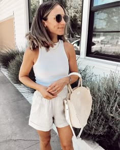 Summer Neutral Outfits, Neutral Summer Outfits, Neutral Outfits, Chic Summer Outfits, Minimal Outfit, Neutral Outfit, Linen Shorts