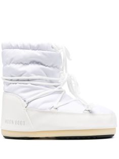 cloud white padded design quilted logo print to the side front lace-up fastening drawstring cuffs round toe flat rubber sole White Moon Boots, Moon Boot, Boots White, Low Boots, Moon Boots, Snow Boots Women, Cloud White, Boot Brands, Boots And Sneakers