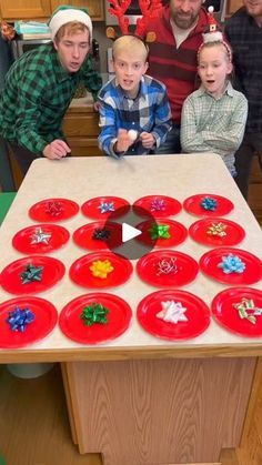 Christmas Plate Game, Christmas Ping Pong Ball Games, Christmas Games For Large Groups, Bounce Game, Gift Games, Fun Christmas Party Games