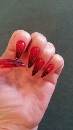 Devil Nails Designs, 1950s Nails, Red Black Nails, Black Flames, Acrylic Nails Stiletto, Red Flames, Matte Nail Art, Matte Nail, Makeup Hacks Beauty Secrets