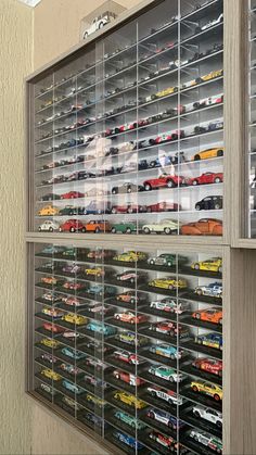 coleção de carros variados 🥱 Hot Wheels Storage Display, Diecast Cars Display, Hot Wheels Storage, Hot Wheels Room, Doll House Kitchen, Hot Wheels Display, Diy Doll House, Ikea Kitchen Island, Hot Wheels Garage