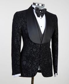 Discover Darren Black Three Piece Shawl Lapel Jacquard Men's Suit with bradymensuit. Shop for a range of Black Shawl collar men's suits for every occasion with rush order service in cheap price. Tuxedo Wedding Suit, Mens Wardrobe Essentials, Modern Suits, Black Shawl, Men Suit, Prom Suits, Tuxedo Wedding, Tuxedo Suit, Tuxedo For Men