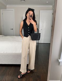 madewell cropped linen pants black vest sandals Black Flats Outfit Summer, Black Linen Vest Outfit, Black Sandals Outfit Casual, Black Linen Pants Outfit Work, Santa Barbara Outfit, Black Linen Pants Outfit Summer, Linen Vest Outfit, Black Linen Pants Outfit, Beige Linen Pants Outfit