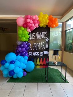 there is a sign that says no vamos a primaria class 21