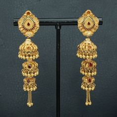 Gold jhumka Long Jhumka Earrings Gold Indian, Jhumki Designs Gold Indian Bridal, Jhumki Designs Gold, Jhumki Earrings Gold, Malabar Jewellery, Earrings Gold Indian, Jhumka Design, Fashion Jewelry Necklaces Gold, Bridal Jewellery Inspiration