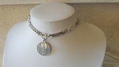 "♦ A silver chain necklace made of silver-plated brass in very high quality with EAGLE coin pendant. The necklace also comes in gold color. SIZE Length: 11.8\" (30cm) up to 19.8\"(50cm) width coin:1.37\" (3.5 cm) width chain: 0.24\" (0.6cm) ♦ This piece of jewelry is perfect as a gift for yourself, for the wedding day, Valentine's day or a birthday. If you're interested in sending a gift to a third party, just write your message to the recipient and I will do so with joy. ♦ The jewel will be sen Handmade Silver Coin Medallion Necklace, Handmade Silver Metal Coin Necklace, Silver Medallion Necklace With Chain, Silver Medallion Coin Necklace With Chain, Handmade Silver Medallion Necklace, Eagle Coin, Silver Coin Necklace, Eagle Necklace, Silver Eagles