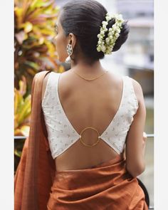 Como Fazer Short, Outfit Elegantes, Inspirational Content, Lehenga Blouse Designs, Blouse Back